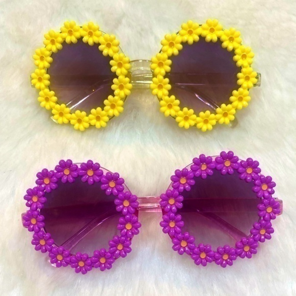 Little girls sunflower sunglasses